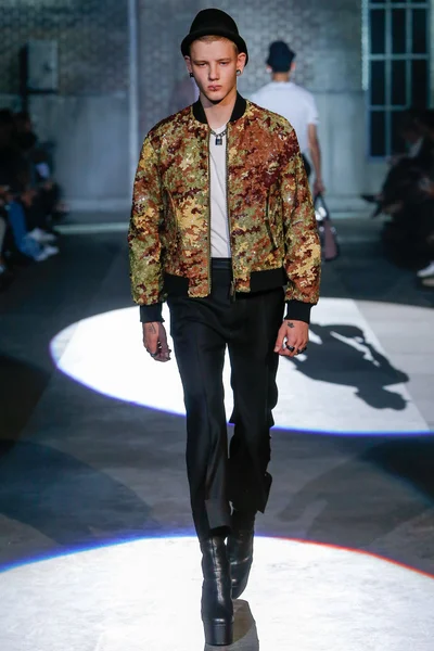 Look 23